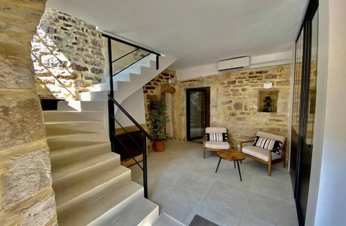 Martignargues House | CHAMBRE LUXE LA TOUR with whirlpool bath and shared heated pool