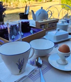 Montbrun-les-Bains Bed & Breakfast | Chambres d'hôtes, Les Hauts de Montbrun