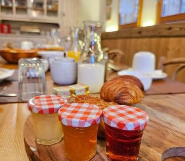 Sallanches Bed & Breakfast | Chantemerle 1741, chambres d'hôtes à la montagne