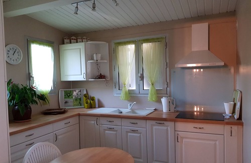 Aubenas Cottage | Charming house of full foot in garden