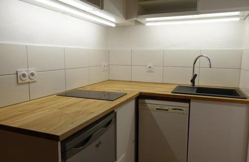 Areches Apartment | Charmant appart rénové 4 pers, balcon sud, plein centre, proche ski et piscine! - FR-1-342-187
