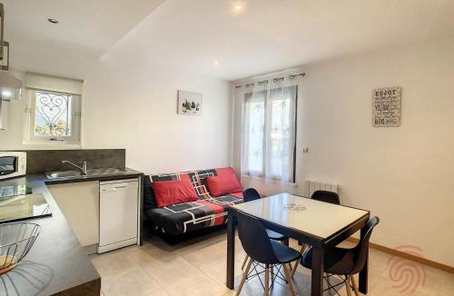 Lamalou-les-Bains Apartment | Charmant F2 avec Wifi à 150m des Thermes et centre-ville de Lamalou-les-Bains - FR-1-451-149