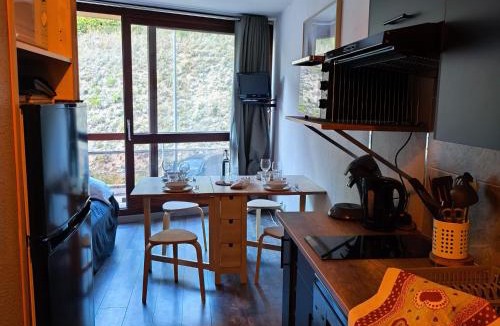 Villard-de-Lans Apartment | Charmant studio au pieds des remontées mécaniques.