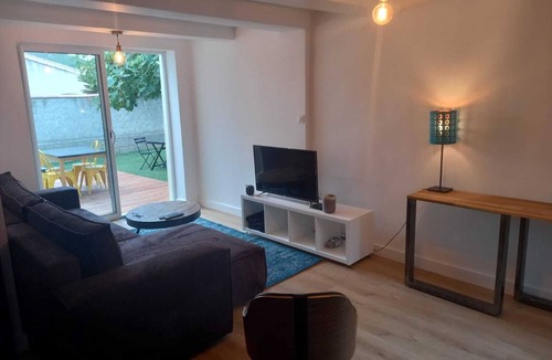 Six-Fours-les-Plages House | Charmante Petite Bastide Entièrement Rénovée à 5 mn de la Plage