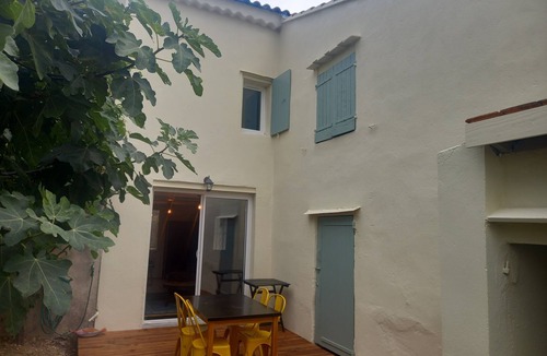 Six-Fours-les-Plages House | Charmante Petite Bastide Entièrement Rénovée à 5 mn de la Plage