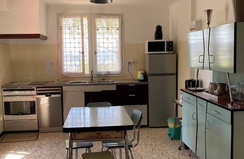 Cadenet House | Charmante Petite Maison Entre La Roque Dantheron et Lourmarin