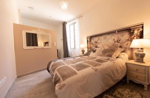 Riez Apartment | Charme et caractère au centre classé 3 étoiles