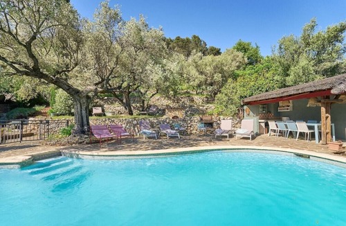 Sollies-Toucas Apartment | Charme Provençal Les Amandiers Swimming pool & Pets