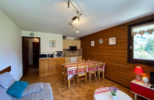 La Chapelle-d'Abondance Apartment | Charming apartment in village center, parking and pets allowed