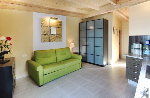 Chio Apartment | Charmin, small holiday home for two with a patio