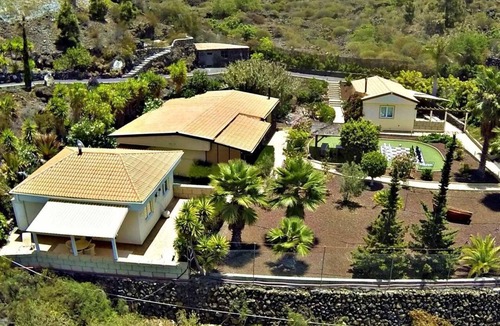 Chio Apartment | Charmin, small holiday home for two with a patio