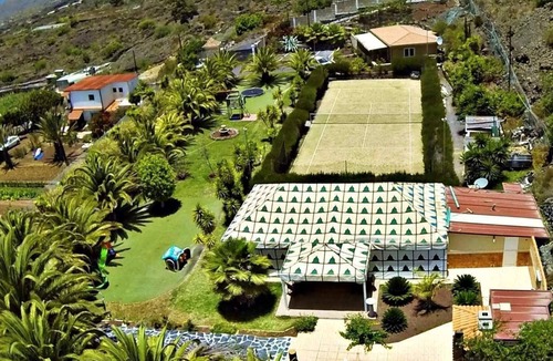 Chio Apartment | Charmin, small holiday home for two with a patio