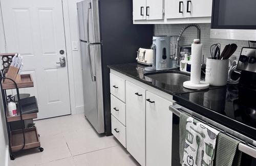 North Bay Village Apartment | Charming 1-bedroom apartment in North Bay Village with WiFi, AC