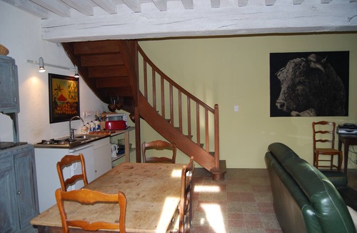 Marcilly-la-Gueurce House | Charming 18C farmhouse halfway between Paris and the Med!