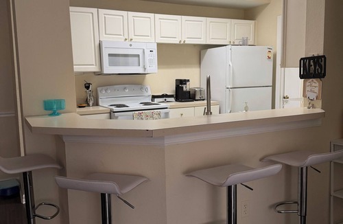 Kirkman North Apartment | Charming 2-bedroom apartment in wonderful Orlando close to Universal studios