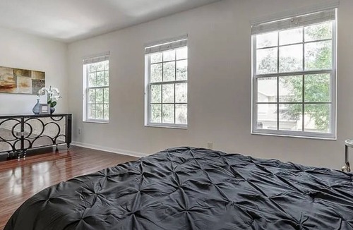 Riverview House | Charming 2-bedroom townhome in beautiful Riverview with WiFi, AC