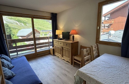 Meribel-Mottaret Apartment | Charming 2-room apartment in Méribel with balcony and WIFI, ski-in/ski-out