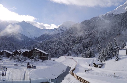 Meribel-Mottaret Apartment | Charming 2-room apartment in Méribel with balcony and WIFI, ski-in/ski-out