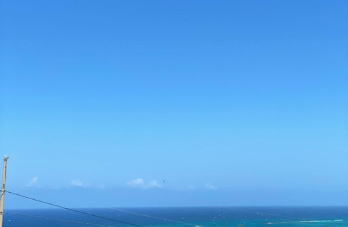 Silver Sands Apartment | Charming 3-bedroom apartment with Pool, WiFi, AC in enchanting Duncan’s Bay