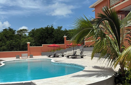 Silver Sands Apartment | Charming 3-bedroom apartment with Pool, WiFi, AC in enchanting Duncan’s Bay