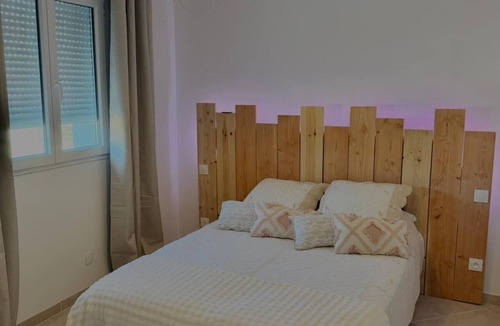 Pelissanne Apartment | Charming 48-square-meter one-bedroom apartment for four people in a quiet location with a terrace in Provence