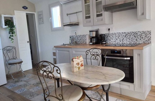 Tulette Cottage | Charming Air-Conditioned Cottage with Private Garden and Pool
