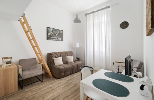 California - Pezou Apartment | Charming Air-Conditioned Studio in Cannes