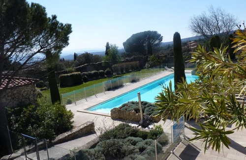 Gordes House | Charming Bastidon with Terrace, Garden, and Pool in Gordes, Luberon—July Special Offer