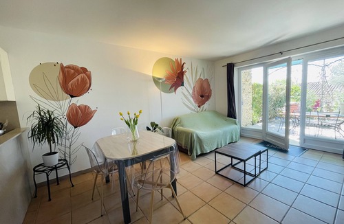 Gordes House | Charming Bastidon with Terrace, Garden, and Pool in Gordes, Luberon—July Special Offer