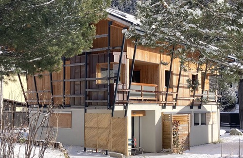 Vallorcine Ski Chalet | Charming Chalet at the Foot of the Chamonix Mont Blanc Ski Slopes in Vallorcine.