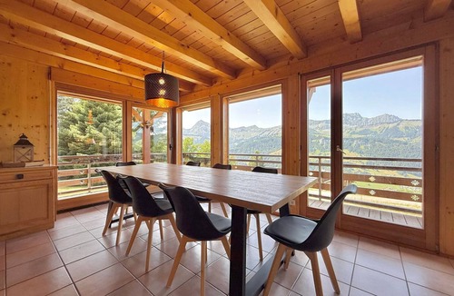 Crest-Voland Ski Chalet | Charming Chalet with Sauna and WiFi in Crest-Voland