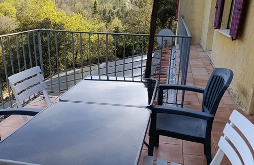 Les Mayons Apartment | Charming, cheap apartment in picturesque Maures village