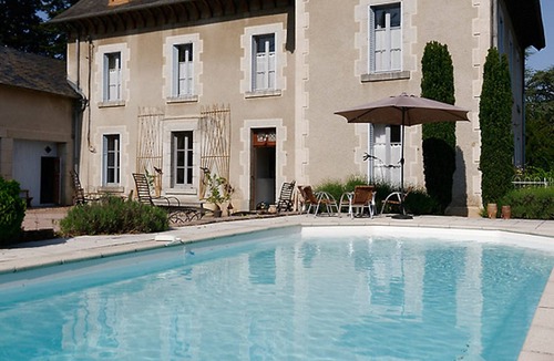 Arfeuilles Cottage | Charming Cottage with Shared Pool, Garden, and Nordic Bath in Bourbonnaise Mountains