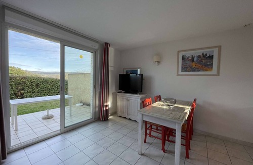 Salavas House | Charming Duplex with Terrace, Pools, Pet-Friendly, Parking, 6 People