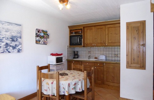 Pralognan-la-Vanoise Apartment | Charming family apartment with terrace, near slopes