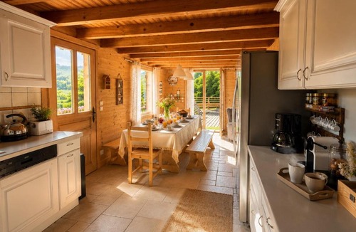 Les Clefs Ski Chalet | Charming family Chalet for 8 people, with private Hot Tub