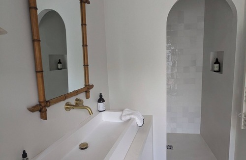 Quartier des Espesses House | Charming farmhouse -Pool - 3 bedrooms - air conditioning