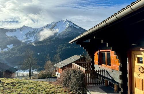 La Chapelle-d'Abondance Ski Chalet | Charming, cosy chalet nestled in a breathtaking surrounding with spectacular, stunning mountain views