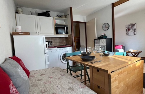 Samoens Apartment | Charming ground floor studio with terrace, pets allowed, Samoëns