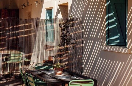 La Peyrade Apartment | Charming house in an organic wine estate