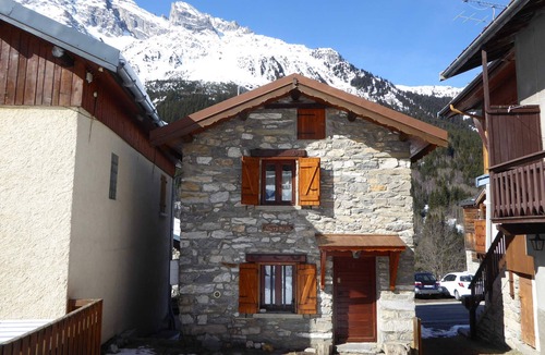 Pralognan-la-Vanoise Ski Chalet | Charming stone chalet for 6 people in Pralognan-la-Vanoise