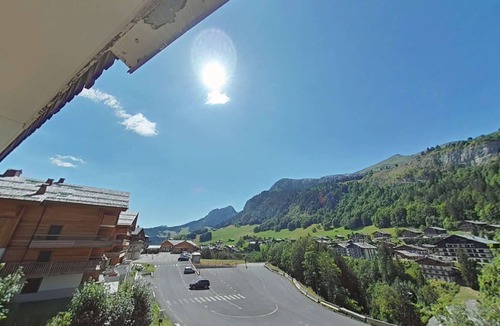 Le Chinaillon Apartment | Charming Studio at the Foot of the Slopes with Mountain View, Balcony & Parking