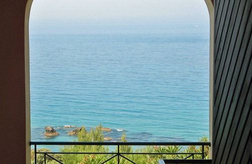 Parelia Apartment | Charming Studio Apartments with Swimming Pool near Pelekas Beach