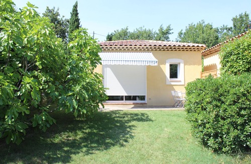 Fuveau Apartment | Charming studio for a holiday by the pool