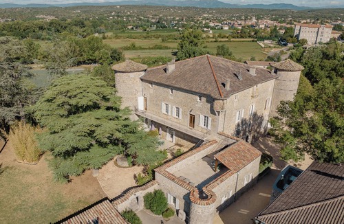 Ruoms Apartment | Château de Chaussy - Village de Gîtes - Located in the heart of Ruoms