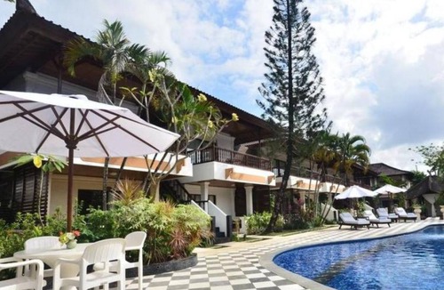 Laksmana Resort | Cheap Family room for 4 person near the Beach