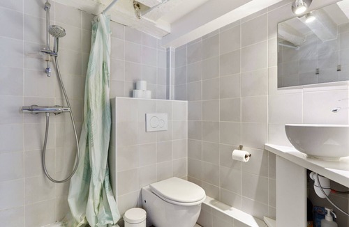 Strasbourg -Saint-Denis Apartment | Chenier Studio - Studio Apartment, Sleeps 2