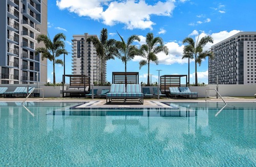 Doral Condo | Chic Doral Condo: 3BR, 3 Baths