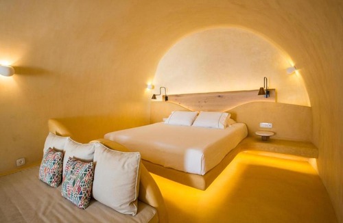 Firostefani Hotel | Chic Hotel Santorini Standard Suite Caldera View