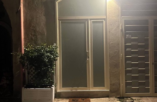 Caserta Apartment | Cimabue Cave Holiday House Caserta a stone's throw from the Royal Palace